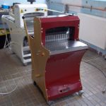 BASIC félautomata kenyérszeletelő gép