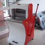 BASIC félautomata kenyérszeletelő gép