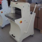 BASIC félautomata kenyérszeletelő gép