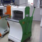 BASIC félautomata kenyérszeletelő gép